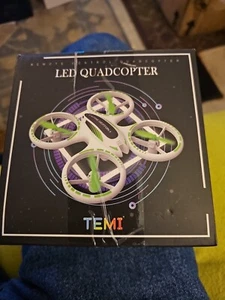Temi LED Quadcopter - Picture 1 of 3