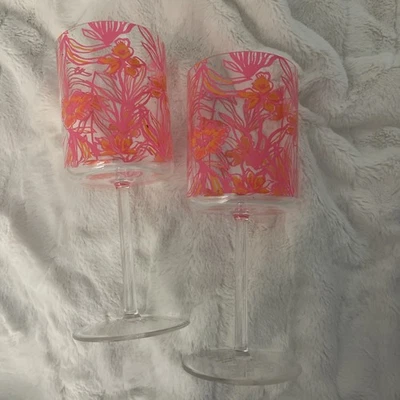 🌺 Conjunto LILY PULITZER NOVO & Caixa 8" Copos de Acrílico Rosa Copos de Água com Vinho - Imagem 1 de 4
