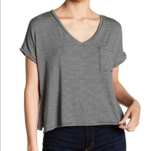 Bolsillo cuello en V a rayas PST by Project Social Social T (D6) - Imagen 1 de 8