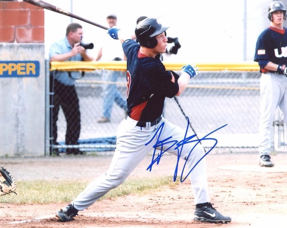 TODD FRAZIER ACTION  CHICAGO WHITE SOX SIGNED 8X10 PHOTO - Image 1 of 1