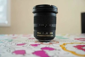 Nikon Zoom Nikkor 10-24 AF-S VR 3.5-4.6G Camera Lens Mint Condition - Picture 1 of 1