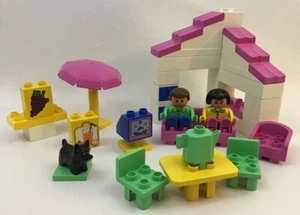 LEGO 2795 - DUPLO Playhouse - Vacation Cottage - 1994 - NO BUCKET (VERY RARE) - Picture 1 of 1