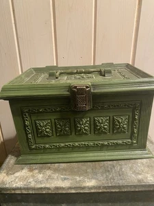 Vintage 60er Jahre Klein grün Kunststoff Nähkästchen Avacado grün Knöpfe Fäden - Bild 1 von 12