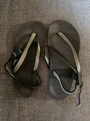 Sandalias Earthrunner para niños Foto 1 de 4