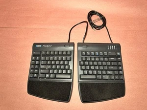 Ergonomiczna dzielona klawiatura Kinesis Freestyle 2 KB800 z podnośnikami | Przetestowana - Zdjęcie 1 z 7