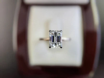 Lab Grown Diamond Wedding Ring IGI Certified 14k Yellow gold 2.00 ct Emerald Cut - Image 1 of 4