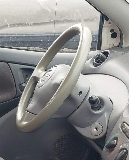 2003-2005 Toyota Echo LH Driver Steering Wheel Airbag OEM - Изображение 1 из 4