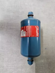 Danfoss Refrigerant Filter Drier Type DX082 - Picture 1 of 6