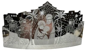 PartyLite Verzauberte Krippe Votivkerzenhalter (ohne Kerzen) - Bild 1 von 12