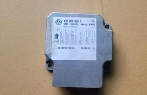 VW Golf MK4 R32 AIR BAG CONTROL MODULE ECU SRS 1C0909605F Index 03 - Picture 1 of 3