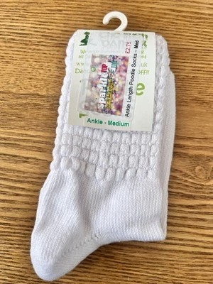 THE IRISH DANCER White Low Ankle Length Poodle Socks - Medium