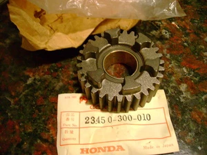 Honda CB750 K0-K6 Gear 4th Main 31T OEM 23450-300-010 NOS Super Sport 750 Four - Bild 1 von 1