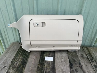 Guantera Volkswagen Jetta Wagon 2010-2014 fabricante original Foto 1 de 4