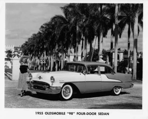 1955 Oldsmobile 98 Four-Door Sedan Press Photo 0050 - Picture 1 of 1