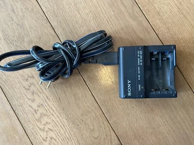 cargador de batería sony bc-cs1 owm aa accesorio de cámara Foto 1 de 2