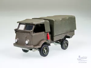 Solido N° 203 Renault 4x4 Tous Terrains Military Army France 1/50 vintage - Picture 1 of 6