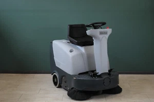 Nilfisk SR 1000 P Benzin Kehrmaschine Aufsitzkehrmaschine - Bild 1 von 6