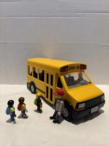 Playmobil Autobús Escolar con Luces de Trabajo Se Abre Puerta - Imagen 1 de 14
