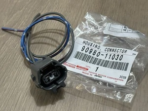 New Genuine Toyota Lexus Scion OEM Connector Plug Housing Pigtail 90980-11030 - Picture 1 of 4