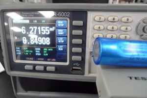 Condensador electrolítico radial Phillips 6800uF 16V DC probado 222207115682 - Imagen 1 de 10