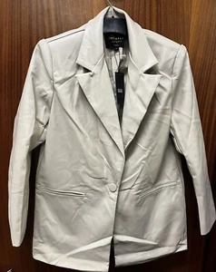 Tagged Amy & Clo Size M Beige Jacket Fasten Via 1 Button 2 Fake Pockets - Picture 1 of 4