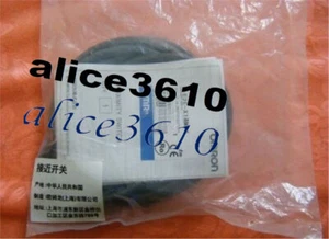1PC NEW Omron E2E-X14MD1 2M - Picture 1 of 1