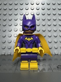LEGO Batgirl minifigure ( 70906, 70902, 70917 ) Dark Purple Suit, Yellow Cape