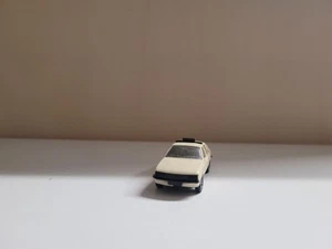 Herpa 1:87 Opel Rekord E Berlina 2,0 E "Taxi" in gelbelfenbein, Nummer 4001 - Bild 1 von 2