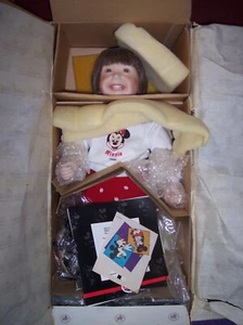 Ashton Drake Tomescu "Walt Disney World Girl" Porcelain Doll W/COA & Boxes - Picture 1 of 4