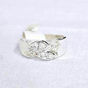 Silver Tone Band Ring With Clear Stones Size 6.5 J3-1553 - Picture 1 of 8
