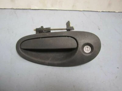 Левая передняя наружная дверная ручка водителя для седана Dodge Stratus 01–06 годов выпуска - Изображение 1 из 3