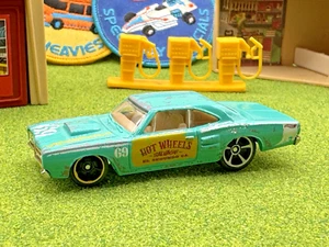 Hot Wheels Salvage  '69 Dodge Coronet Superbee Teal RARE Demo Destruction 5 Pack - Picture 1 of 14