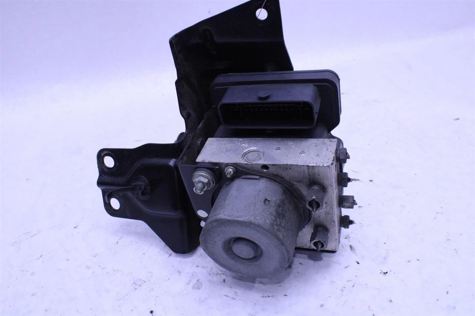 ABS ANTI-LOCK BRAKE PUMP Nissan Rogue Sport 2017 17 1401901 - Image 1 of 4