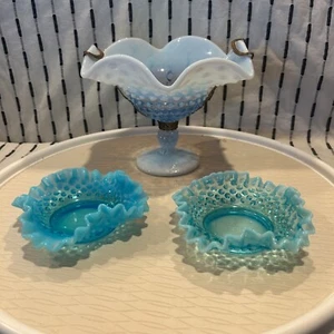 Duncan Miller Moonstone Opalescent Pedestal Fenton Hobnail Ruffle Dish Blue Vtg - Imagen 1 de 16