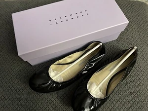 Vera Wang Women’s 7.5 M Lavender Lillian Black Lux Patnt Leather Ballerina Shoes - Picture 1 of 7