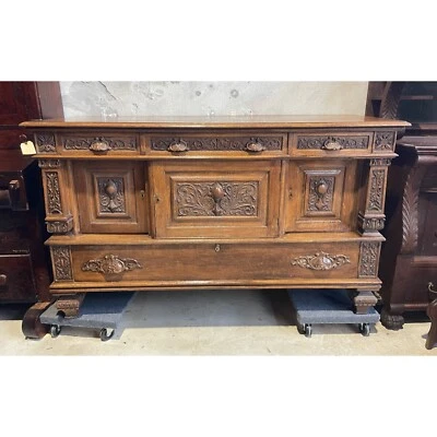 Antique Renaissance Revival Carved and Quartersawn Oak Sideboard / Buffet - Image 1 of 4