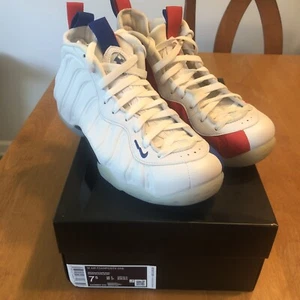 Nike Women’s Air Foamposite One Size 7.5 USA |AA3963-102| NEW DEFECTS - Picture 1 of 13