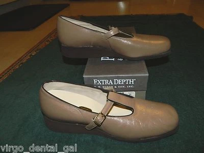 NIB P.W. MINOR Beige Leather Mary Jane Loafer Occupational Shoe Size 10.5 A - Image 1 of 4