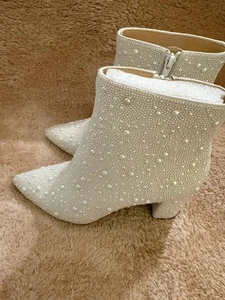Stunning White Embellished Ankle Boots - Picture 1 of 12