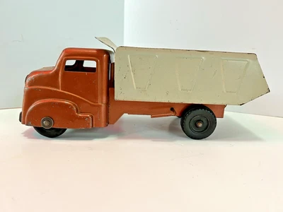 Structo Dump Truck 1940's? Pressed Steel An Original Toy 11" Copper/ White - Image 1 of 4