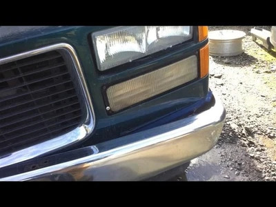 Driver Corner/Park Light Fits 94-02 CHEVROLET 3500 PICKUP 22724275 - Image 1 of 4