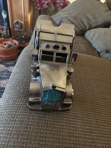Beautiful Tin Metal Big Rig Semi Truck - Picture 1 of 5