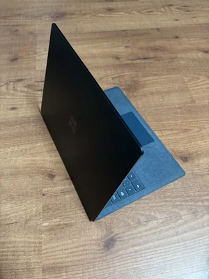 Surface Laptop - 256 GB / Intel Core i5 / 8 GB RAM - Kobalt Blau - Bild 1 von 4