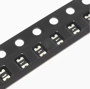 0805 Resettable Fuses PPTC 0.1A/0.2A/0.5A/1A 6V/12V/15V/24V - Picture 1 of 3
