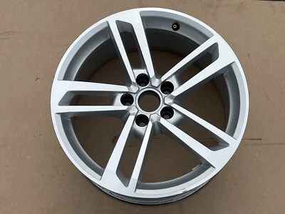 AUDI TT TTS 8S 18 ZOLL 8.5J Alufelge 1x Stück Felge 8S0601025E Original - Bild 1 von 4