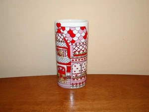 Vintage 1981 Enesco Lucy and Me Vase Teddy Bear/Valentine's Day by Lucy Rigg - Picture 1 of 7