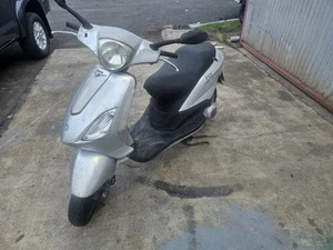 PIAGGIO FLY 125 Scooter 2002 Parting Out. Only Individual Items For Sale. - Picture 1 of 12