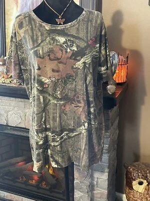 Women’s Mossy Oak Short Sleeve Break Up Infinity Hunting Camo Tee Shirt Sz 2XL - Image 1 of 4