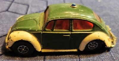 Corgi Toys: Volkswagen 1200 Saloon grün/weiss, mit Fehlteilen - Bild 1 von 4