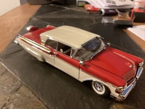 Danbury Mint 1/24 1957 Mercury Turnpike Cruiser in Red/Ivory VGC - Picture 1 of 12